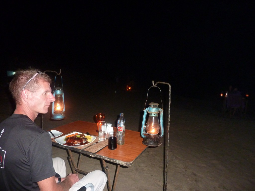 Camping ved stranden med 3-retters direkte på stranden ved Den Bengalske Bugt